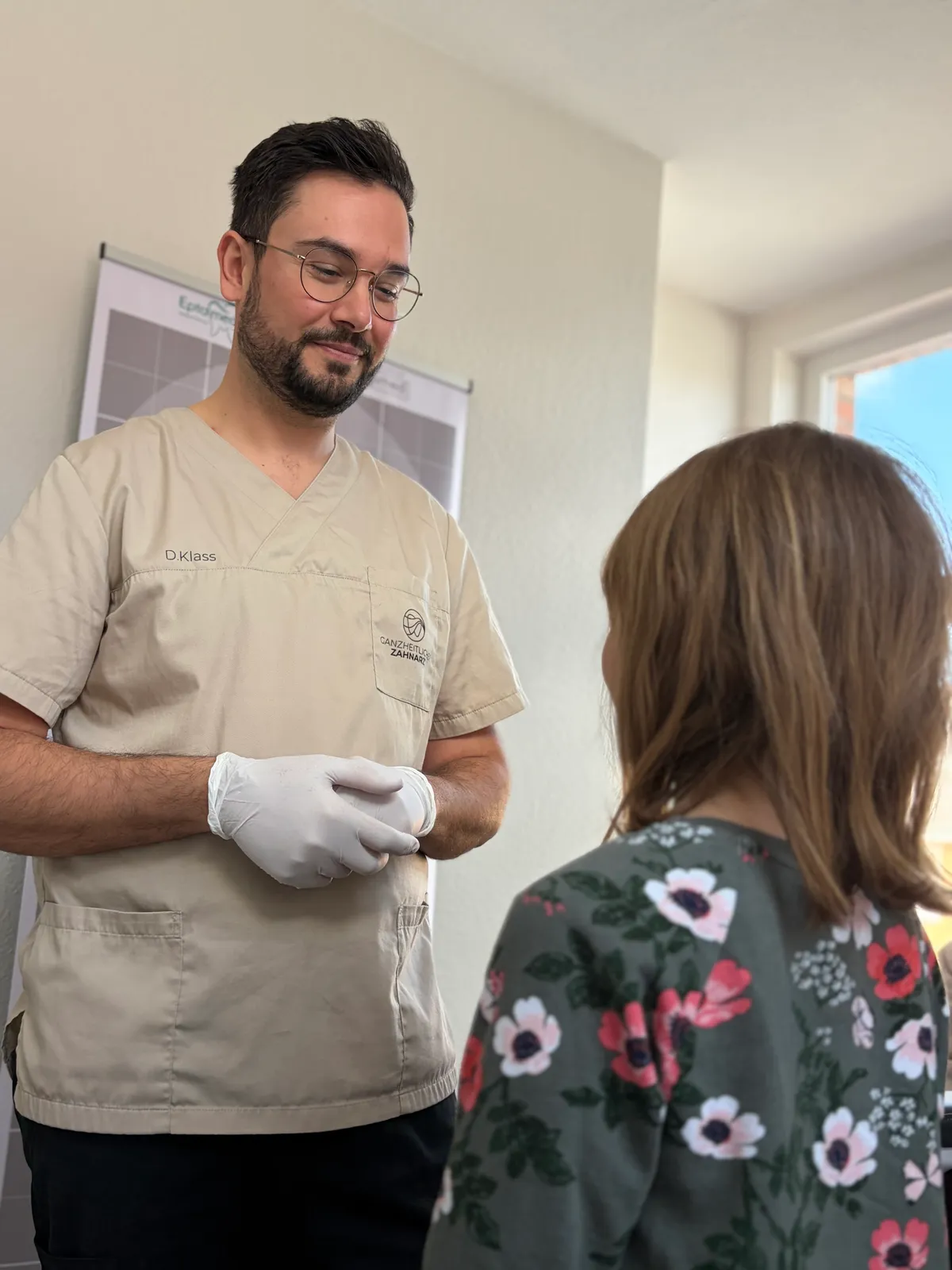 Dmitri Klass im persönlichen Beratungsgespräch zur Dentosophie